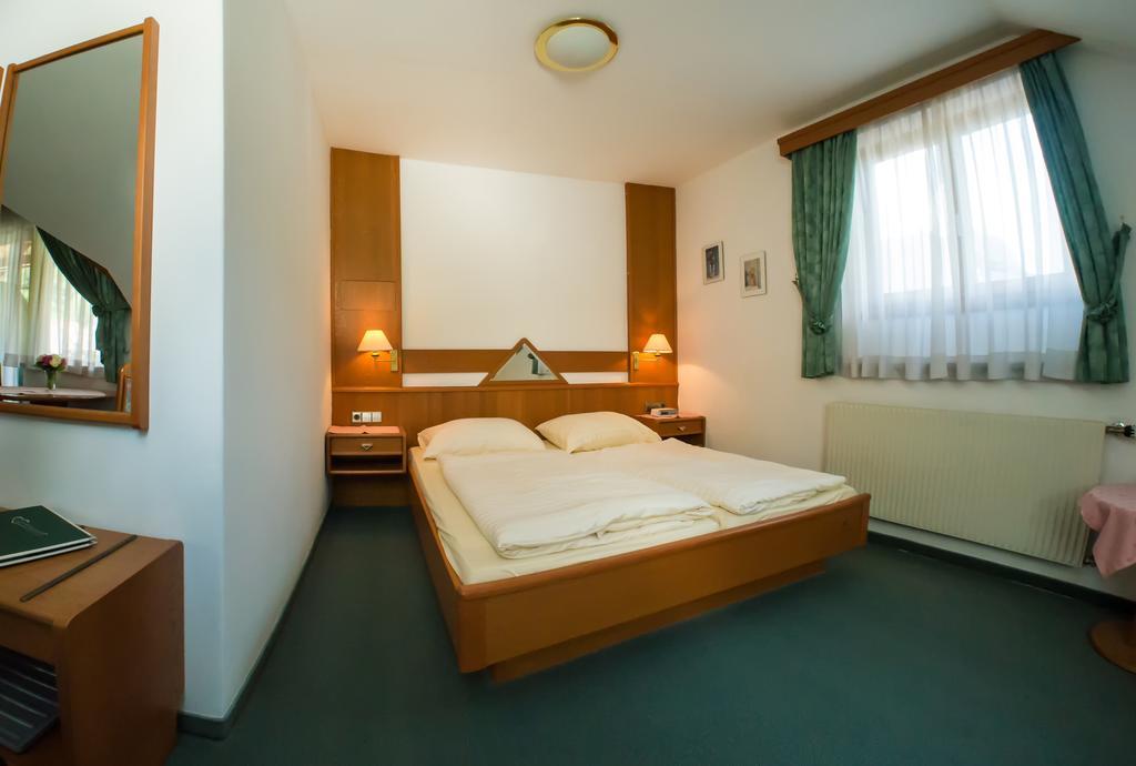 Pension Besser Bad Eisenkappel Buitenkant foto