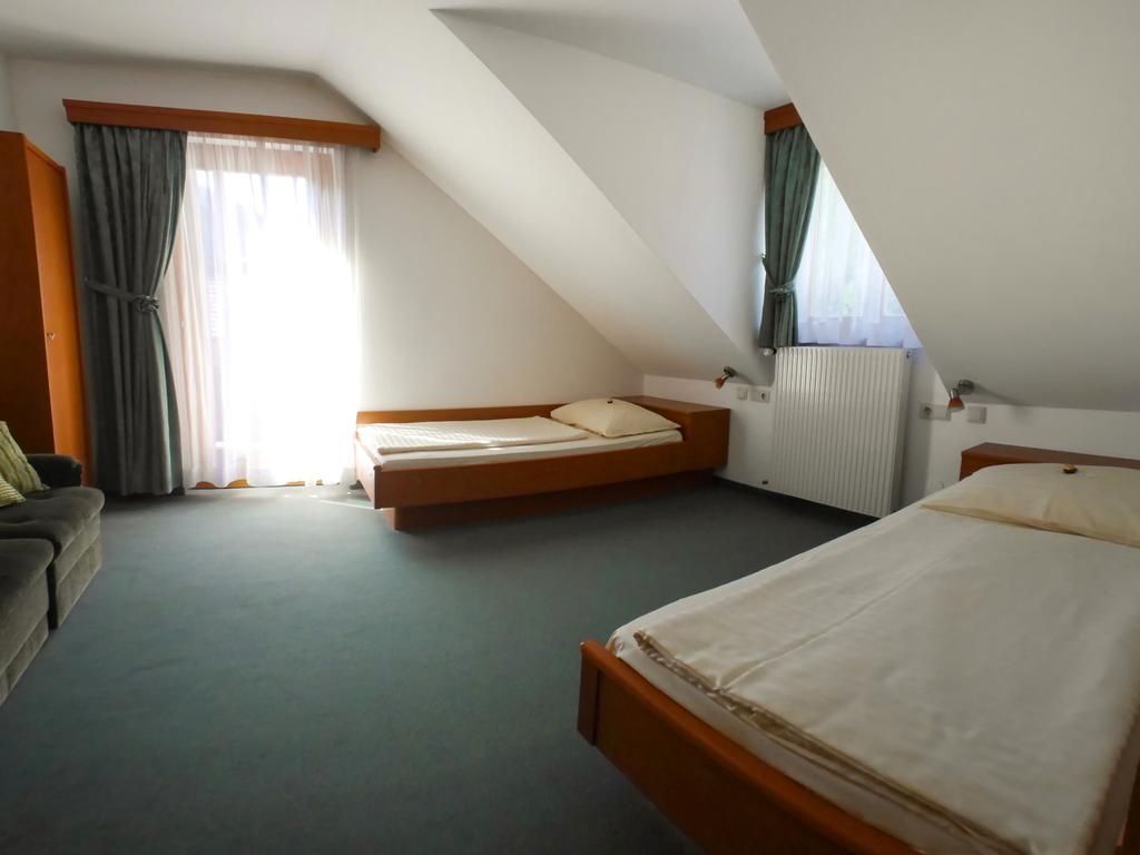 Pension Besser Bad Eisenkappel Buitenkant foto